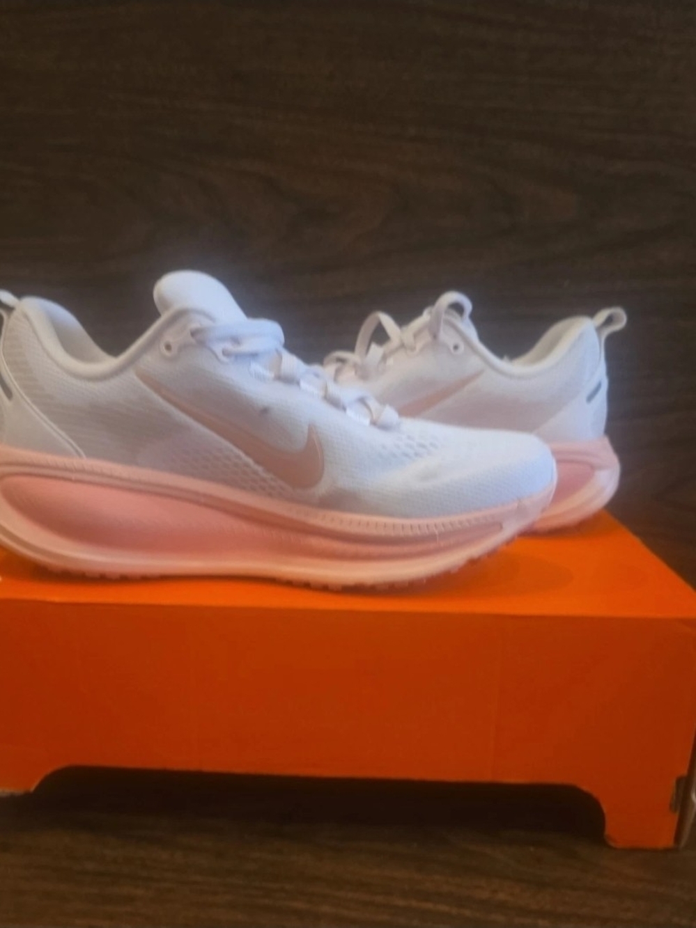 Women's Nike Vomero 18 Light Soft Pink Madder Root Orange Nby HM6804-601 sz 7